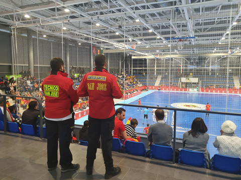 Futbol Sala apoyado por Ambulancias San Jos en pabelln cubierto